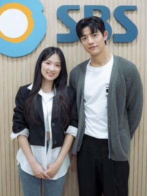 Kim Hye Yoon nên duyên Park Solomon, Alpha Drive One mở show thực tế