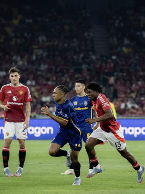 ASEAN All-Stars bất ngờ đánh bại Man United