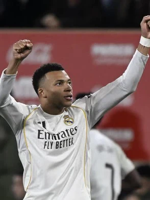 Mbappe giúp Real Madrid tạm chiếm ngôi đầu La Liga