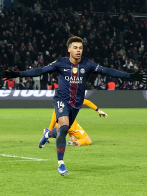 PSG giành chiến thắng trước đội bóng cùng thành phố