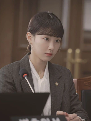 Hội chị em của Park Shin Hye trong Undercover Miss Hong hoá ra là người quen