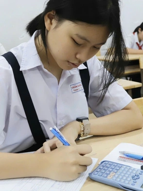 Đề văn học sinh giỏi lớp 9 TP.HCM có chủ đề là 'Chạm'