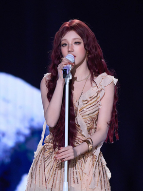 Sau những nỗ lực bền bỉ, Yuqi (i-dle) tỏa sáng rực rỡ