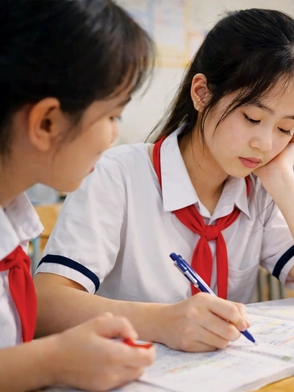 Thi vào lớp 10: đừng để áp lực đè bẹp chúng mình