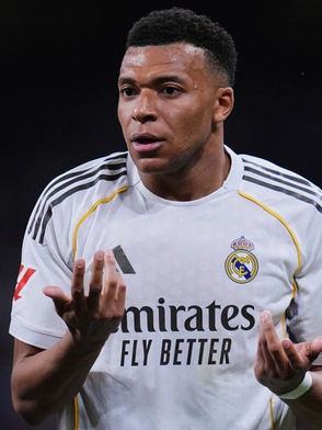 Real Madrid thu hẹp khoảng cách với Barcelona, Chelsea thua đậm