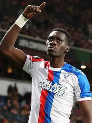 Ismaila Sarr ghi bàn 'nhanh nhất lịch sử' đưa Crystal Palace đến gần vé vào chung kết