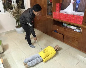 Xin đừng bỏ quên trẻ bị bạo hành, ông già Noel ơi!