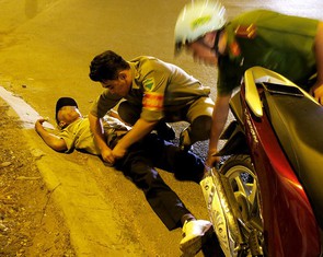'Say tới mức này còn lái xe ra đường làm chi?'