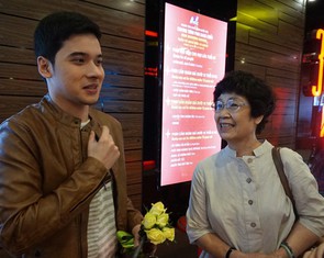 Diễn viên Philippines khóc vì phim được khán giả Việt khen