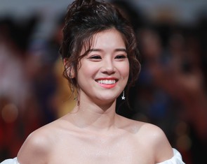 Thảm đỏ bế mạc HANIFF 2018 nóng với Hồng Ánh, Chibi, Khả Ngân