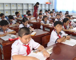 Giáo viên hợp đồng tại Cà Mau trở lại lớp, tiếp tục cống hiến