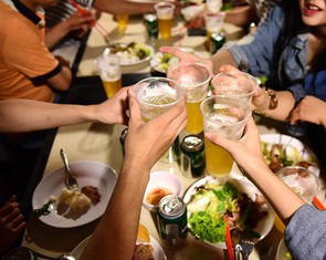 Lạm dụng rượu bia, phải xử thật nghiêm!