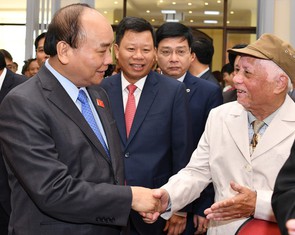 Tham nhũng lớn đã nghiêm trị, tham nhũng vặt vẫn phiền lòng dân