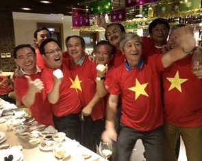 Buổi tối khó quên  của những ông bầu