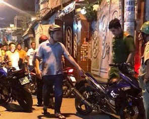 Công an bao vây, bắt được nghi can đâm 5 'hiệp sĩ' trong đêm