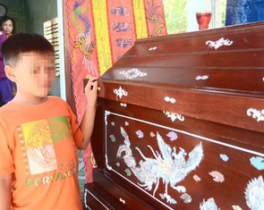 Chòm xóm kết vòng hoa tang tiễn đưa 'hiệp sĩ' Nguyễn Văn Thôi