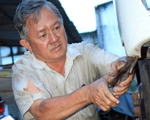 'Hiệp sĩ' già và kinh nghiệm: không nên bắt cướp bằng mọi giá!!