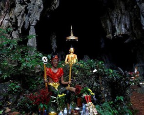 Tâm linh huyền bí trong các hang động ở miền bắc Thái Lan