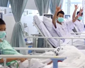 Công bố hình ảnh đầu tiên của đội bóng nhí Thái Lan sau khi được cứu
