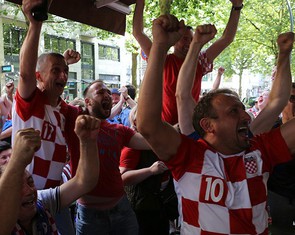 Tinh thần Croatia: Nụ cười, bài hát và bia Karlovacko