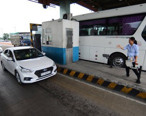 Tài xế ngỡ ngàng ngày đầu cao tốc dừng thu phí