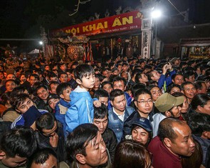 Lễ hội đền Trần: bí thư Thành ủy Nam Định còn bị ‘mời ra’