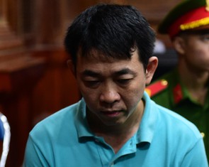 Buôn thuốc ung thư giả, cựu tổng giám đốc VN Pharma lãnh 17 năm tù