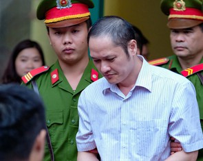 Xử vụ gian lận thi ở Hà Giang: Đánh cả xe tải chở bài thi về sửa