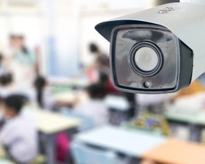 Camera nào giám sát lương tâm người thầy?