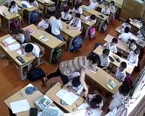 Những 'cơn điên' của giáo viên tiểu học, vì đâu?