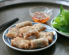 Đổi món cho cỗ tết với chả ram miền Trung