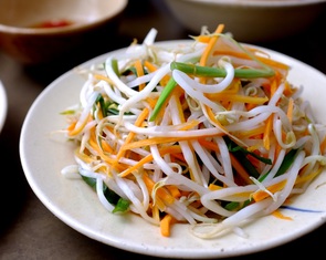 Cách muối dưa giá hẹ ngon và giòn