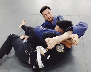Vận động viên jiu-jitsu kiêm HLV thể hình, kinh doanh chó nuôi