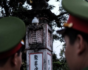 Hơn 2.000 người bảo vệ lễ khai ấn đền Trần đêm nay (18-2)