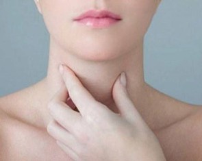 Phân biệt viêm amidan có mủ hay ung thư vòm họng như thế nào?
