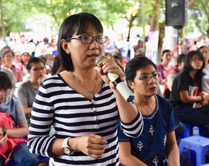 Thắc mắc không biết hỏi ai, phụ huynh thở phào khi đi nghe tư vấn xét tuyển