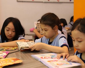 Sách cả đống trong nhà, vì sao con không chịu đọc?