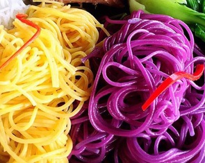 Ngán cao lương mỹ vị ngày tết? Ăn bún bắp Phú Yên, Tây ta đều ngả nghiêng