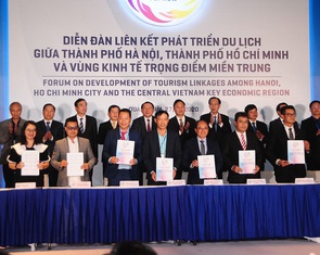Du lịch phải 'nắm tay nhau cùng đi'
