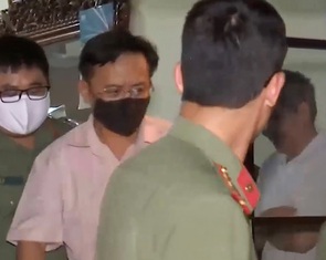 Bắt tạm giam cựu thượng tá công an ‘đưa hối lộ’ trong vụ nâng điểm ở Sơn La