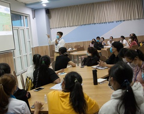 'Con lên đường chống dịch, bố mẹ ở nhà yên tâm nhé'