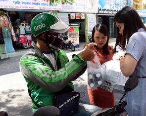 Shipper bây giờ thích khách "chạm" hơn "đếm"