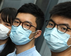 Ông Tập Cận Bình ký luật an ninh, Hoàng Chi Phong tuyên bố 'tiếp tục bảo vệ Hong Kong'