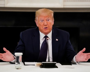 Ông Trump: '99% cảnh sát tuyệt vời, chỉ vài người là táo thối'