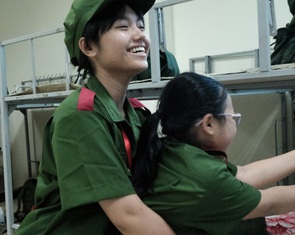 Hơn 100 bạn nhỏ học làm chiến sĩ công an