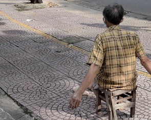 Lo lắng, trầm cảm mùa COVID-19 làm sao thoát?