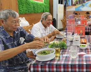 Ra quán cho đỡ nhớ
