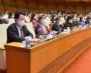 Nghị quyết về chất vấn ở Quốc hội: Kiểm soát giá xét nghiệm, tự chủ vắc xin từ năm 2022