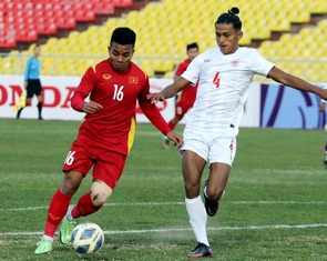 Thừa Thiên Huế trao thưởng cho Hồ Thanh Minh vì ghi bàn vào lưới U23 Myanmar