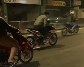 Hàng trăm ‘quái xế’ tổ chức ‘đêm gala’ đốt pháo, quậy ‘banh nóc’ trên quốc lộ 51